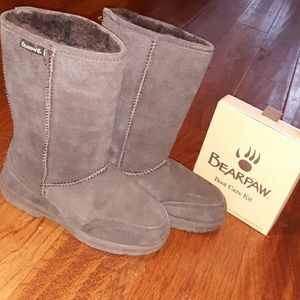 Brand new!!! Brown Bearpaw Boot
